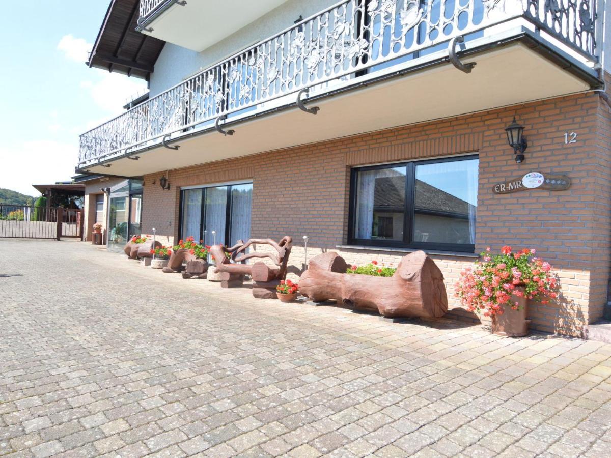 Apartment In Eifel With Children S Playground Lirstal Zewnętrze zdjęcie