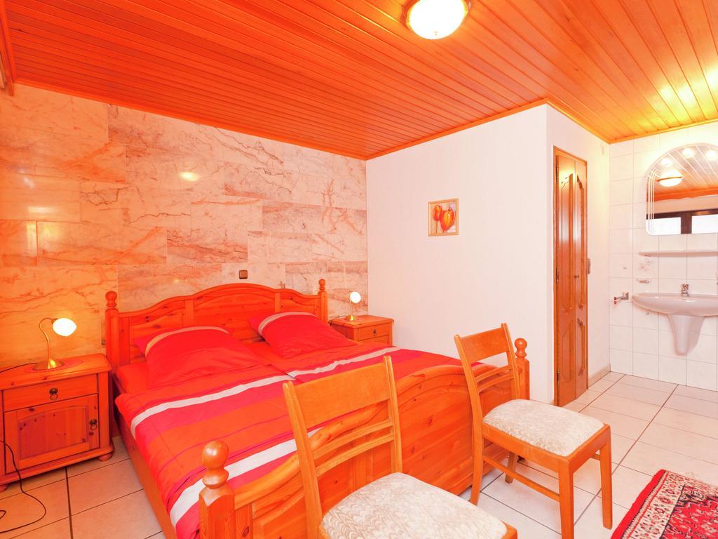 Apartment In Eifel With Children S Playground Lirstal Zewnętrze zdjęcie