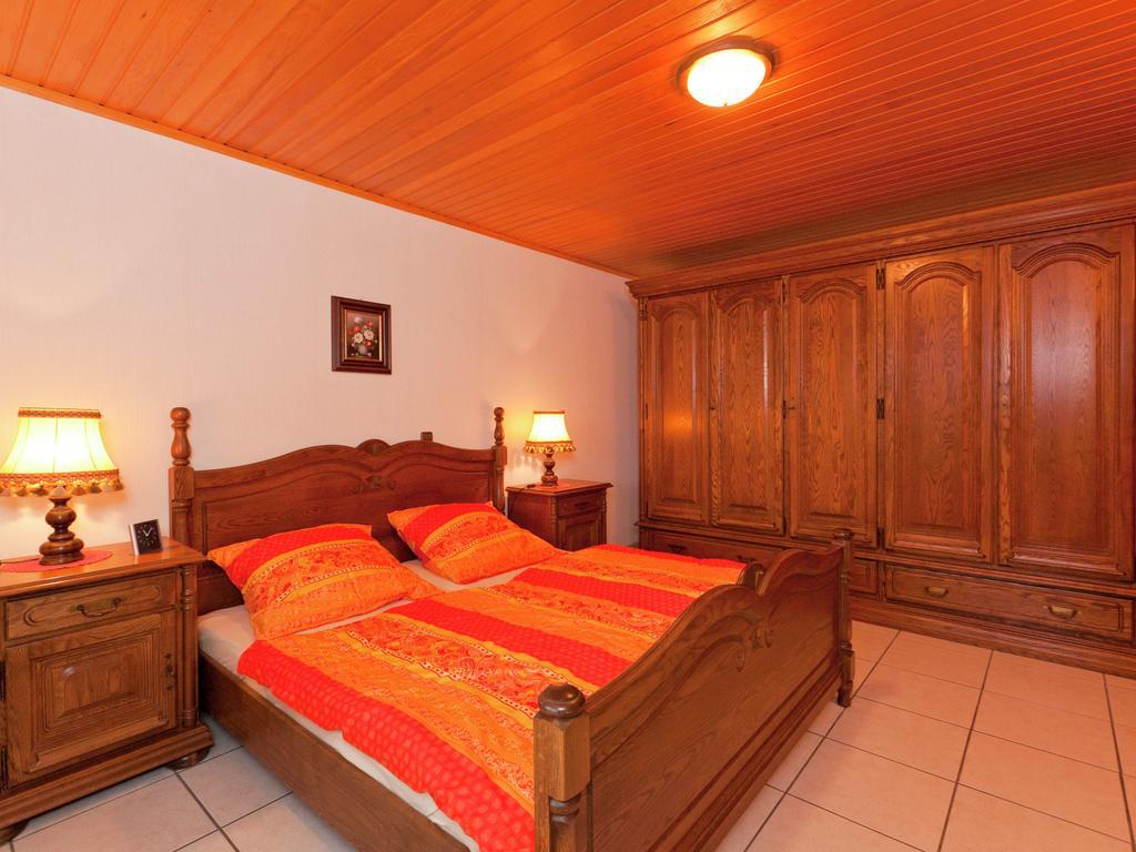 Apartment In Eifel With Children S Playground Lirstal Zewnętrze zdjęcie